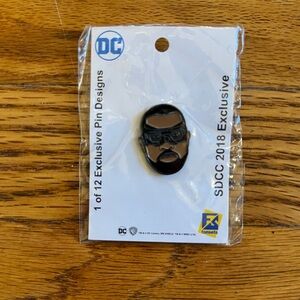 DC Exclusive Black Lightning enamel pin